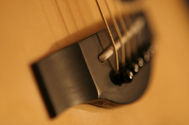 Guitar bridge