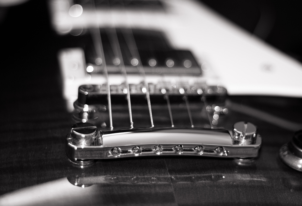 Electric guitar strings