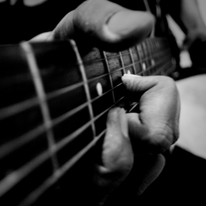 Fretting Guitar